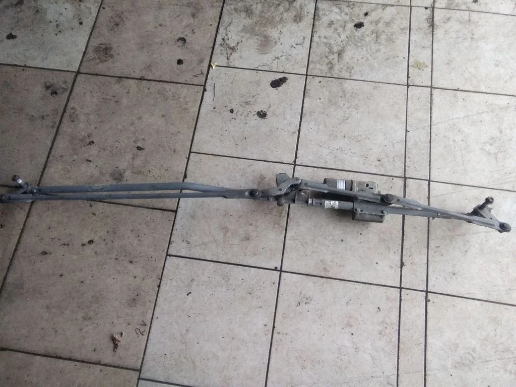 Front wiper linkage – Citroen C4 I (2004-2010)