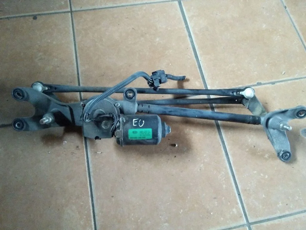 Front wiper linkage – KIA Sorento (2002-2009)