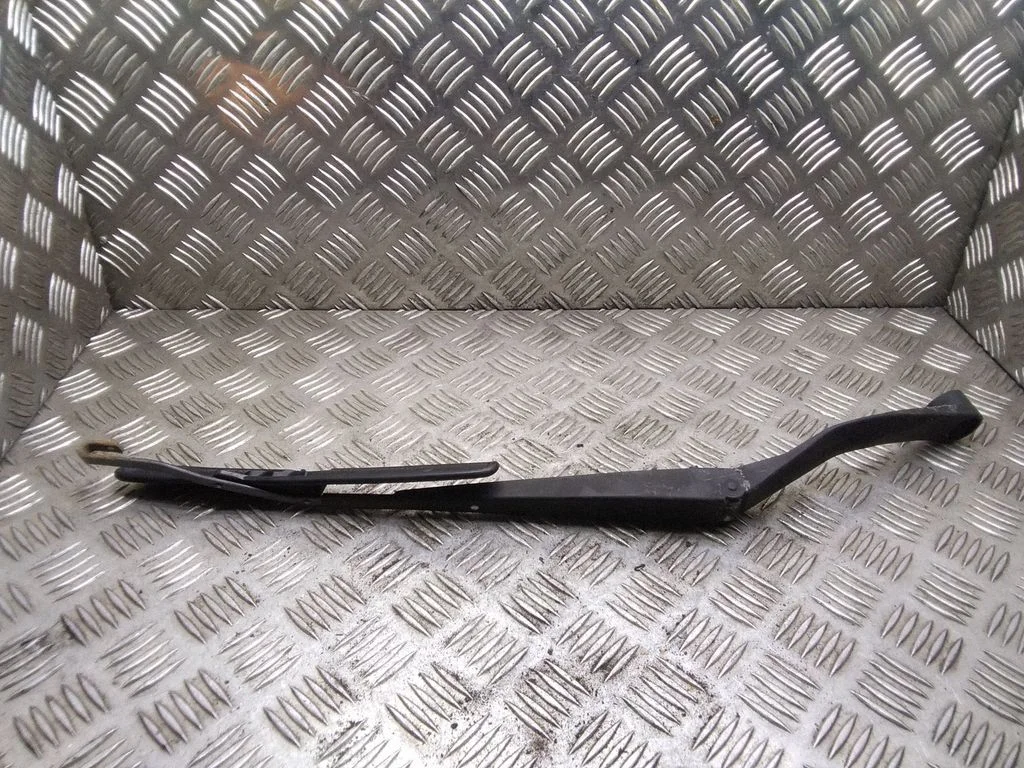 Ramię wycieraczki przedniej – Subaru Legacy (1999-2003)