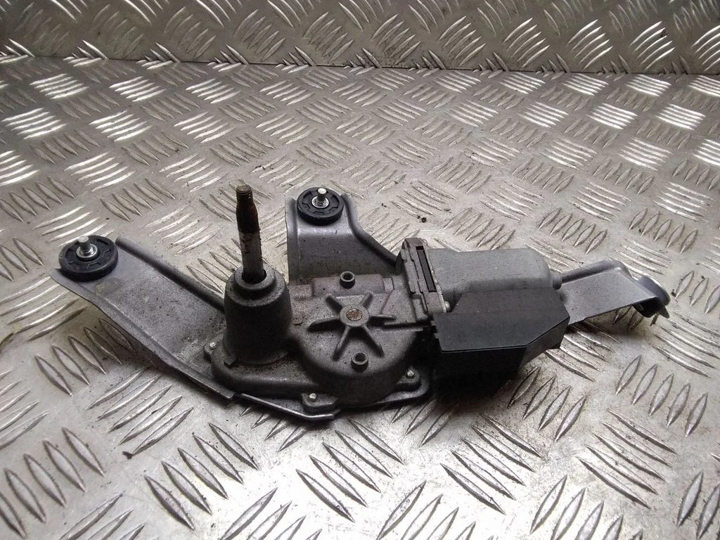 Silniczek wycieraczki tylnej – Toyota Prius (XW30) (2009-2015)