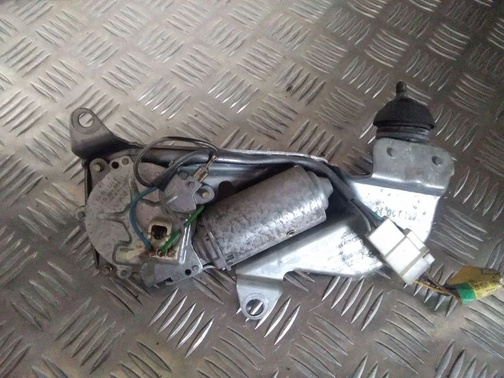 Aizmugurējā stikla tīrītāja motoriņš – Renault Megane I (1995-2002)