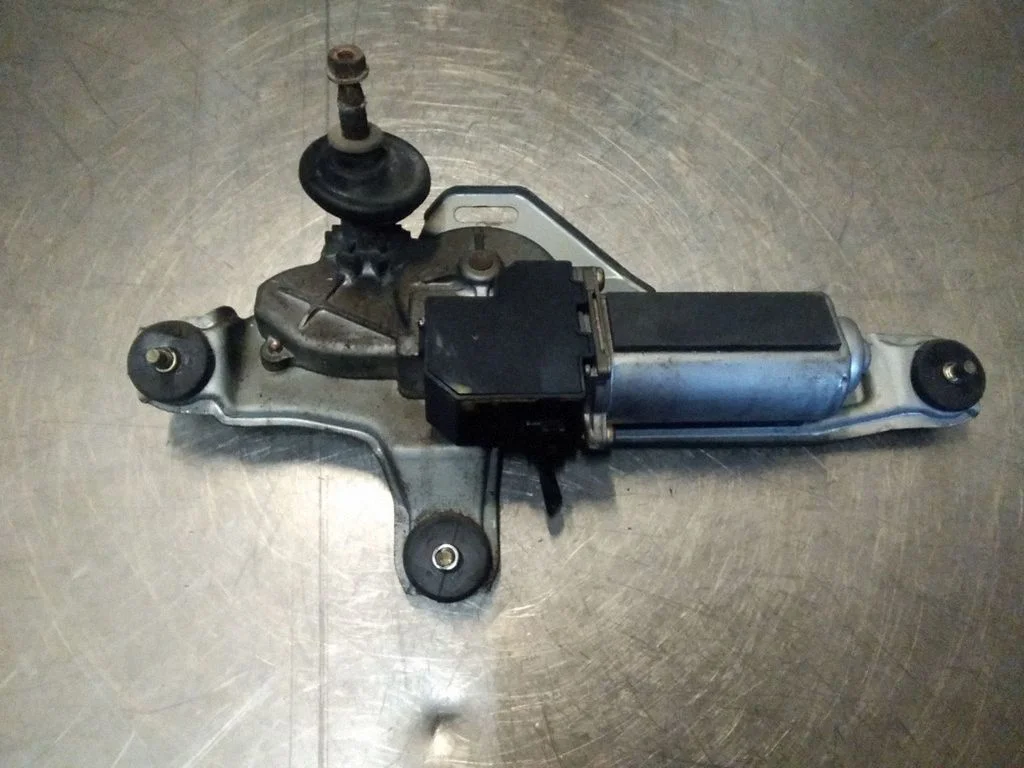 Tagaklaasi kojamehe mootor – Toyota RAV 4 (XA20) (2000-2005)
