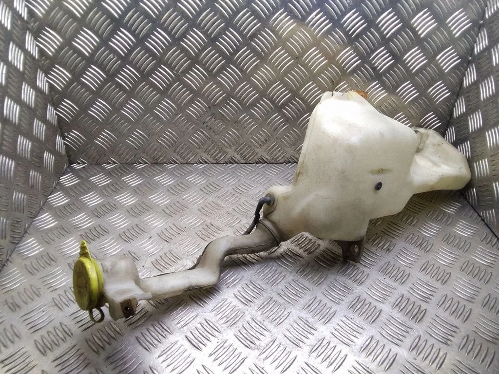 Windshield washer fluid reservoir/tank – Ford Galaxy (2000-2006)