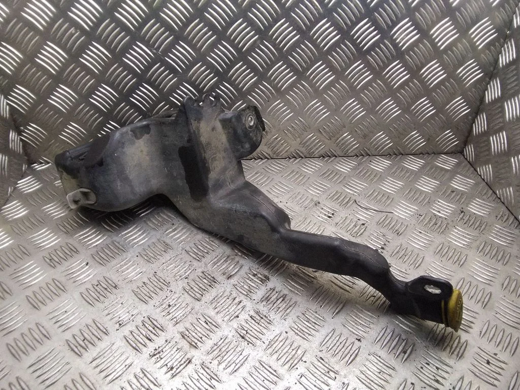 Klaasipesuvedeliku paak – Opel Astra H (2004-2012)