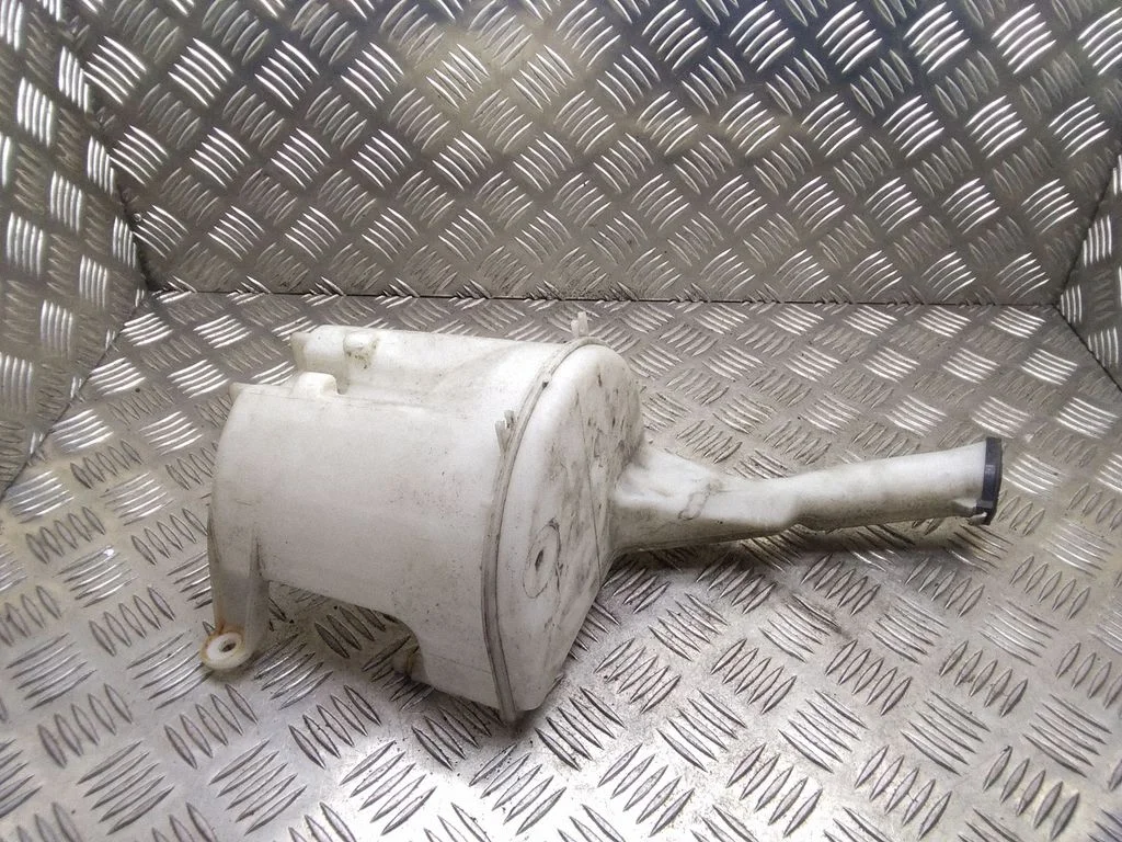 Zbiorniczek spryskiwacza – Toyota Yaris Verso (1999-2005)