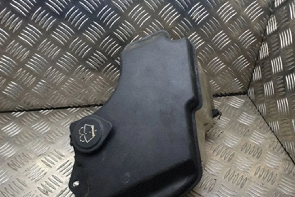 Zbiorniczek spryskiwacza – BMW Seria 3 E46 (1998-2005)