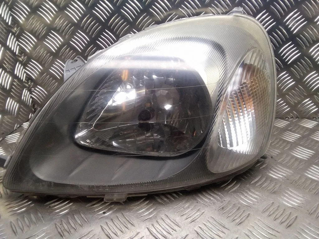 Headlight/headlamp – Toyota Yaris Verso (1999-2005)