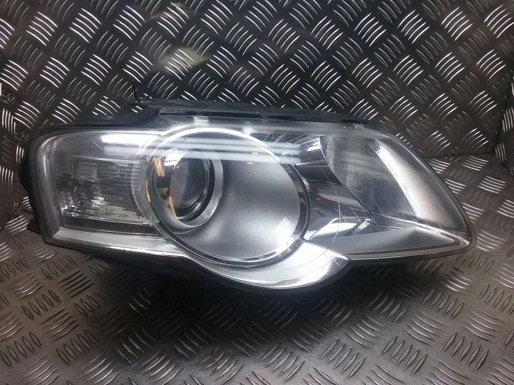 Headlight/headlamp – Volkswagen Passat B6 (2005-2010)
