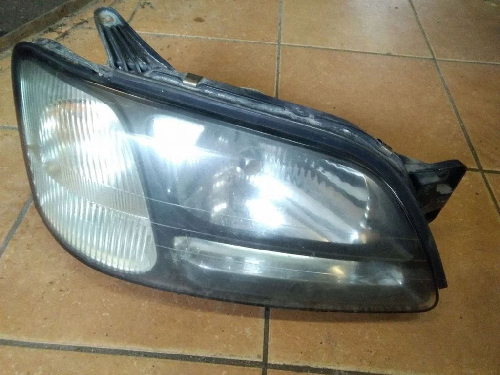 Headlight/headlamp – Subaru Legacy (1999-2003)
