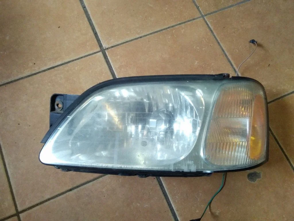 Headlight/headlamp – Subaru Legacy (1999-2003)