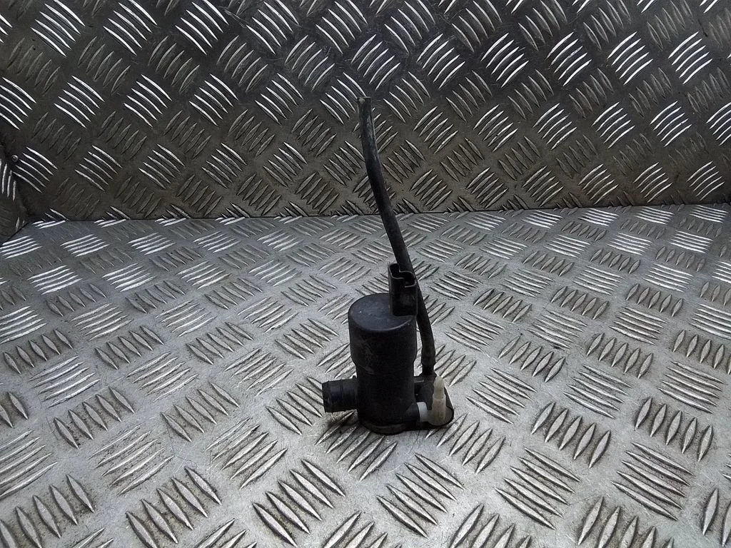 Klaasipesuvedeliku pump (klaaside) – Peugeot 208 II (2019-)