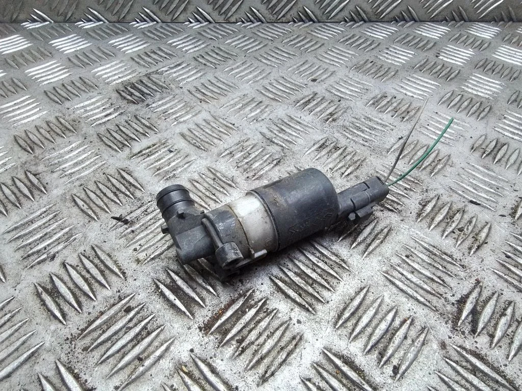 Pompka spryskiwacza szyb – Renault Laguna III (2007-2015)