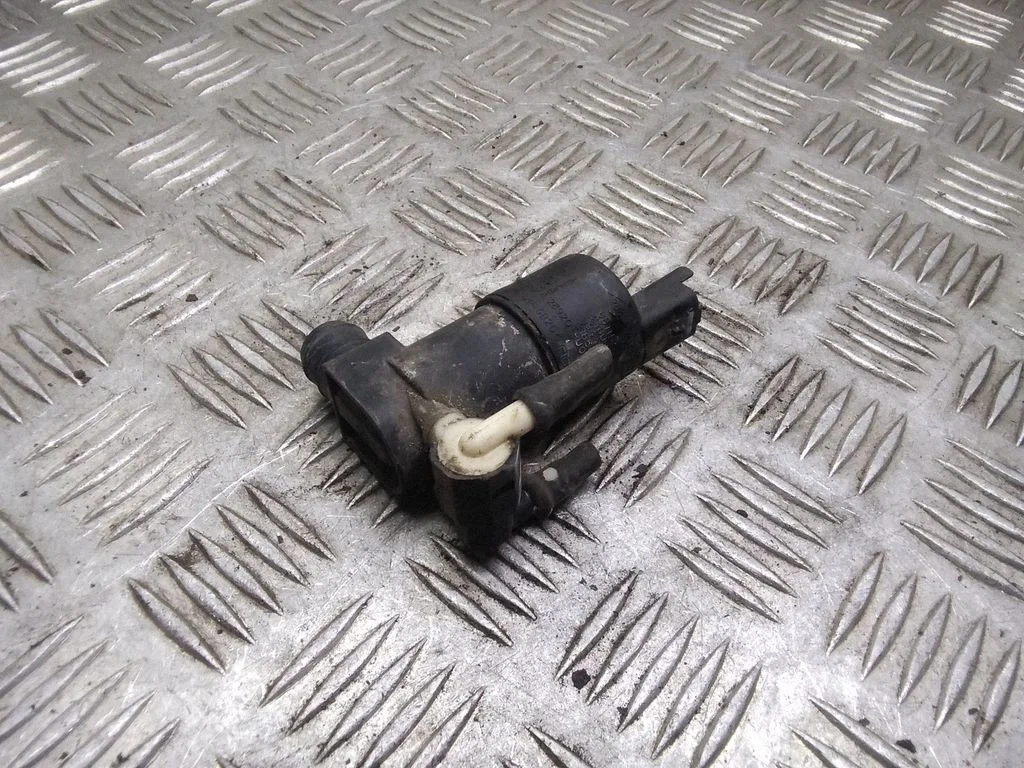 Klaasipesuvedeliku pump (klaaside) – Peugeot 207 CC (2007-2014)