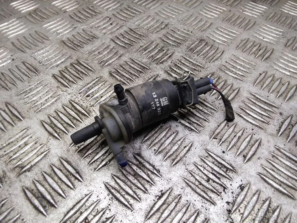 Windscreen/windshield washer pump – Opel Zafira B (2005-2014)