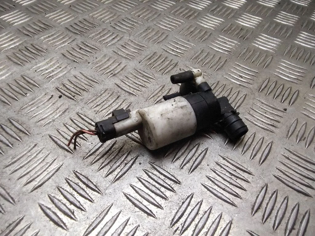 Logu mazgāšanas šķidruma sūknis (stiklu) – Citroen C4 I (2004-2010)