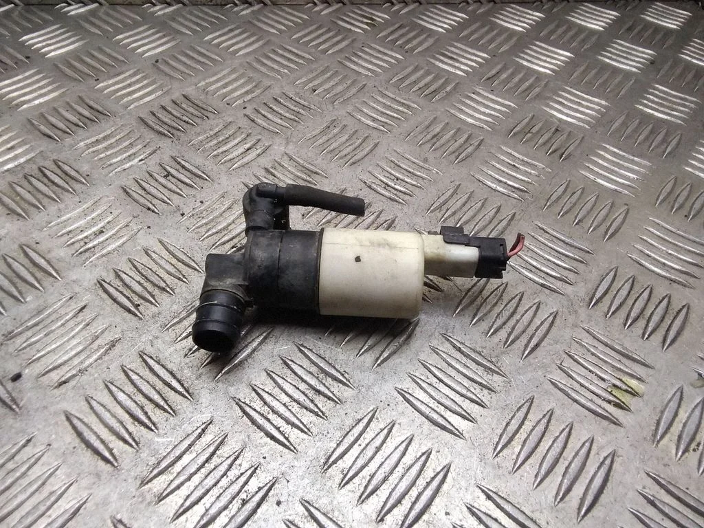 Logu mazgāšanas šķidruma sūknis (stiklu) – Citroen C4 I (2004-2010)