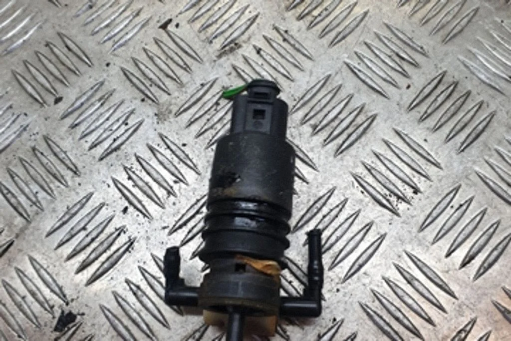 Windscreen/windshield washer pump 1J0973722