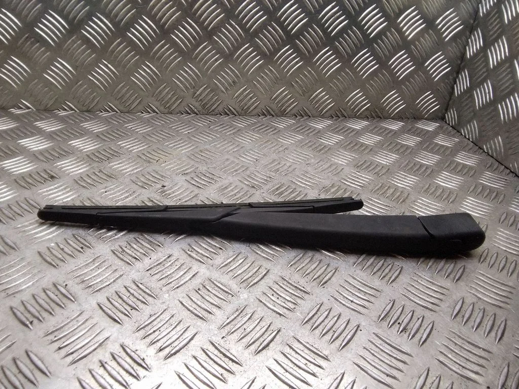 Aizmugurējā stikla tīrītāja svira – Nissan Qashqai (2006-2010)