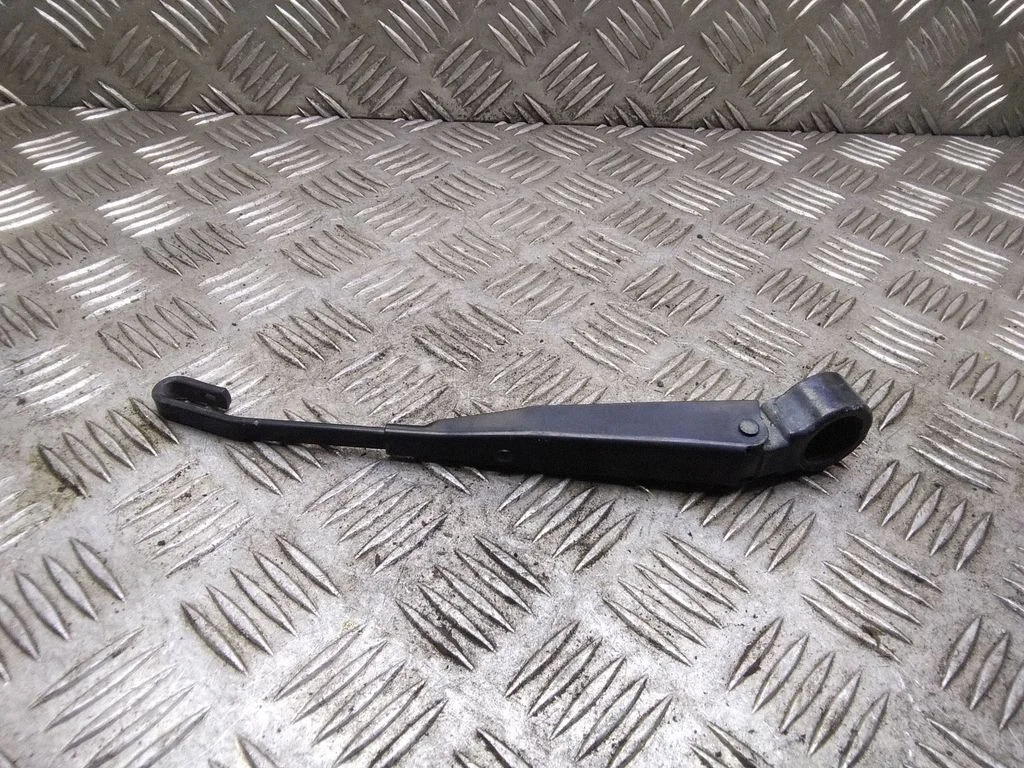 Rear wiper blade arm – Toyota Corolla Verso AR10 (2004-2009)