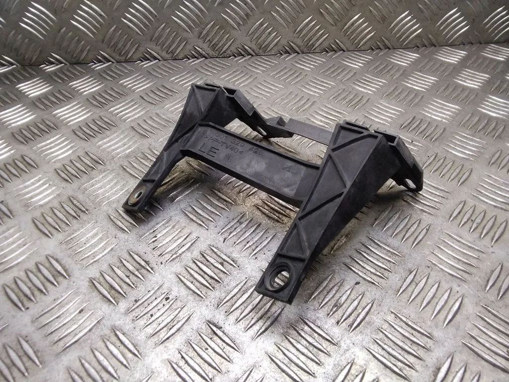 Esitule kinnitusklamber – Volkswagen Multivan T5 (2003-2015)
