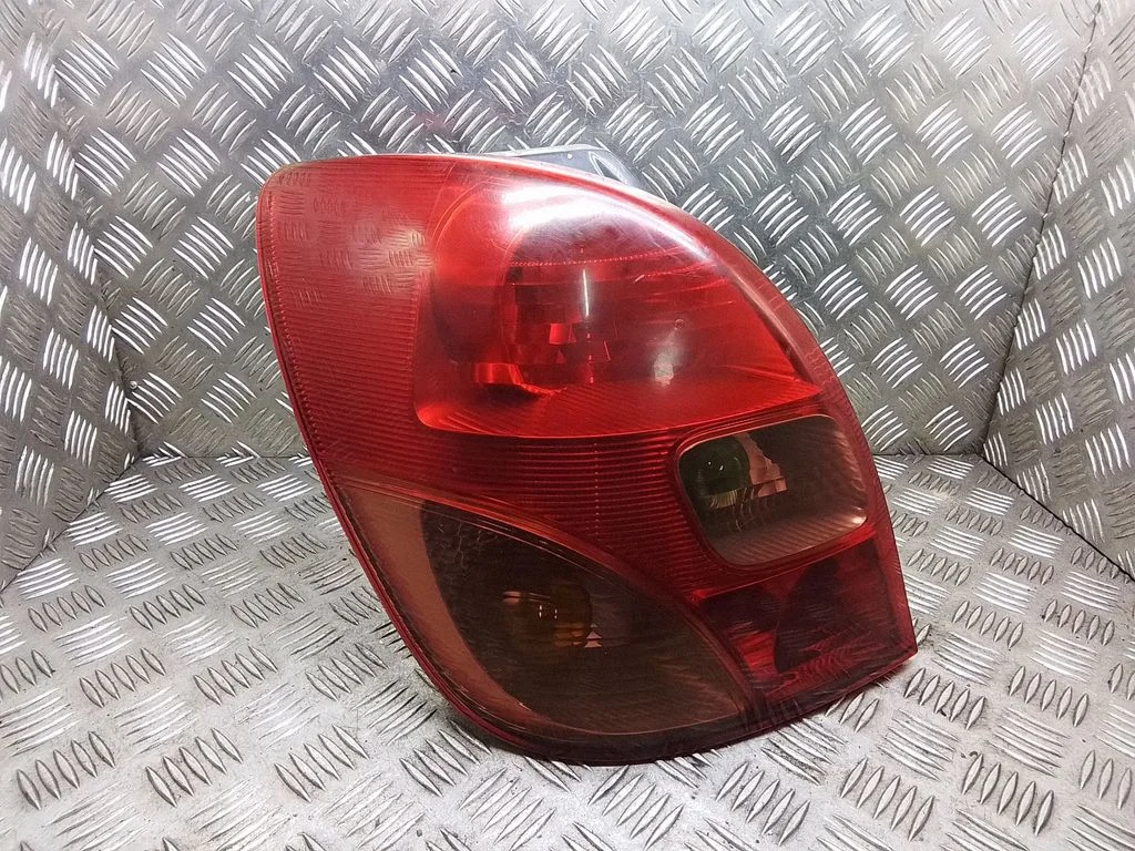Tagatuli keres – Toyota Corolla Verso E121 (2001-2004)