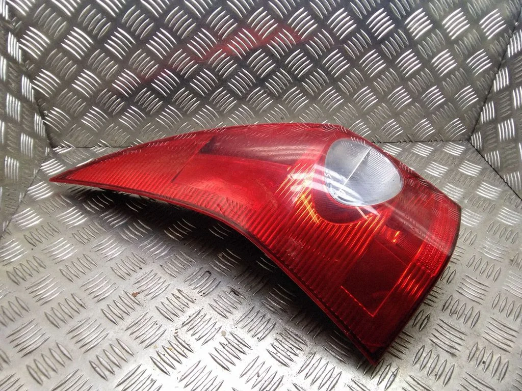 Rear/tail lights – Renault Megane II (2002-2005)