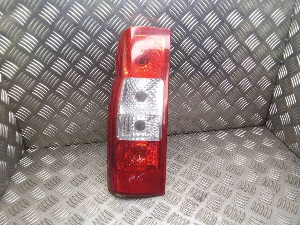 Lampa tylna w błotniku – Ford Transit - Tourneo Connect (2003-2008)