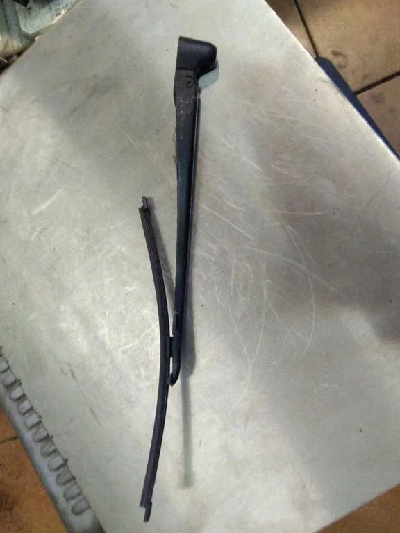 Rear wiper blade arm – BMW 1 Series E81 E87 (2004-2011)