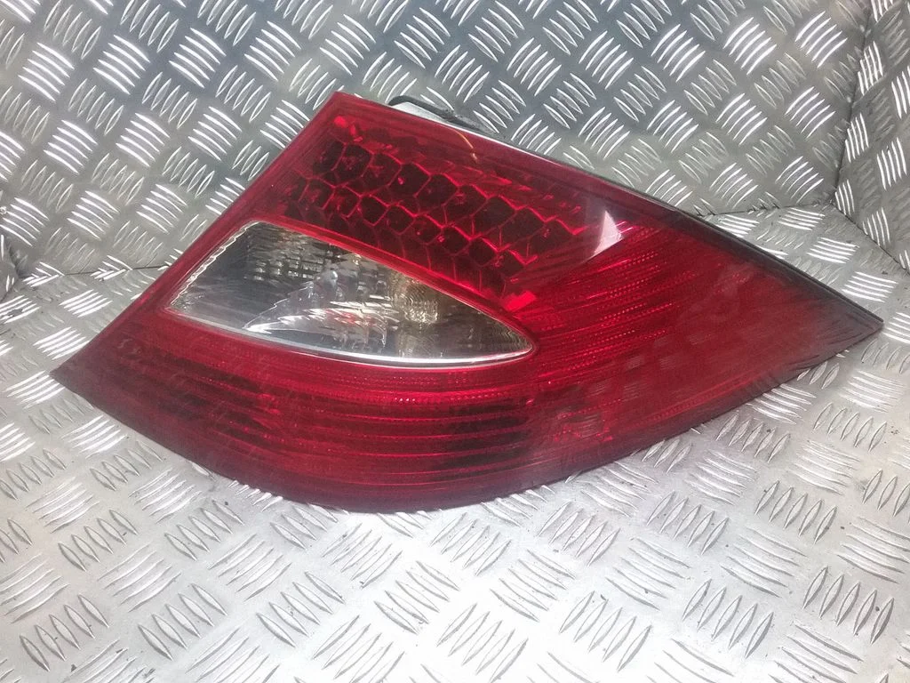 Tagatuli keres – Mercedes-Benz CLS-klass C219 (2003-2011)