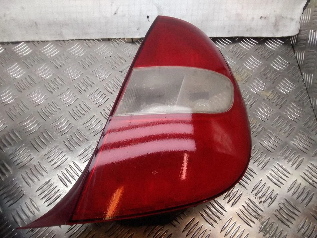 Lampa tylna w błotniku – Citroen C5 (2008-2016)
