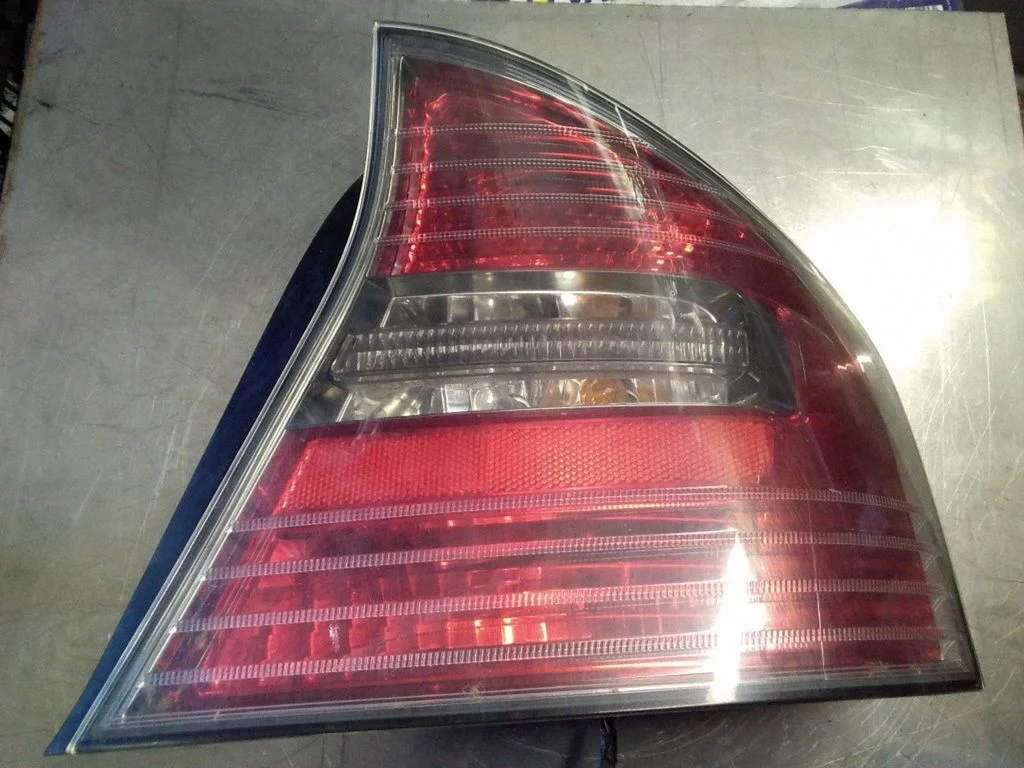Rear/tail lights – Subaru Legacy (2004-2006)