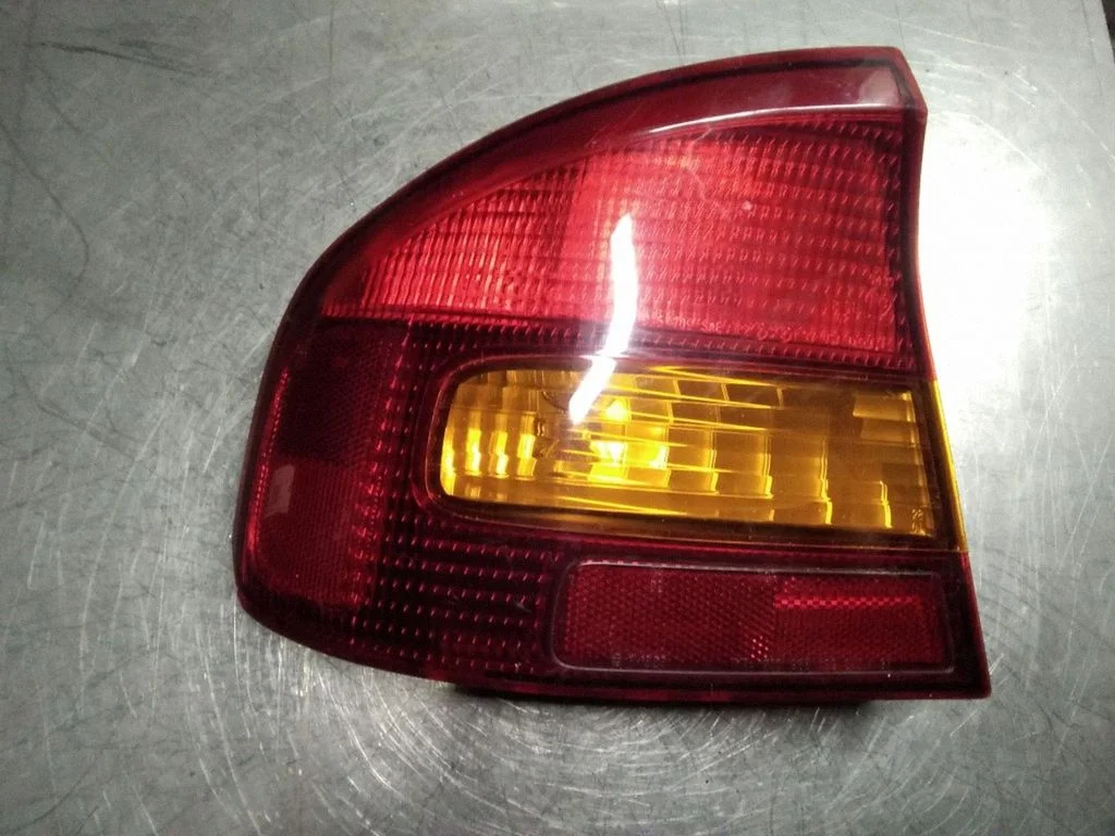 Rear/tail lights – Subaru Legacy (1999-2003)