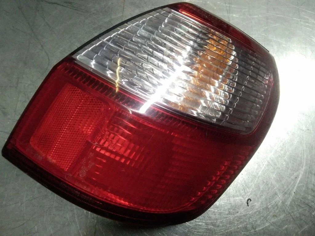 Rear/tail lights – Subaru Legacy (1999-2003)