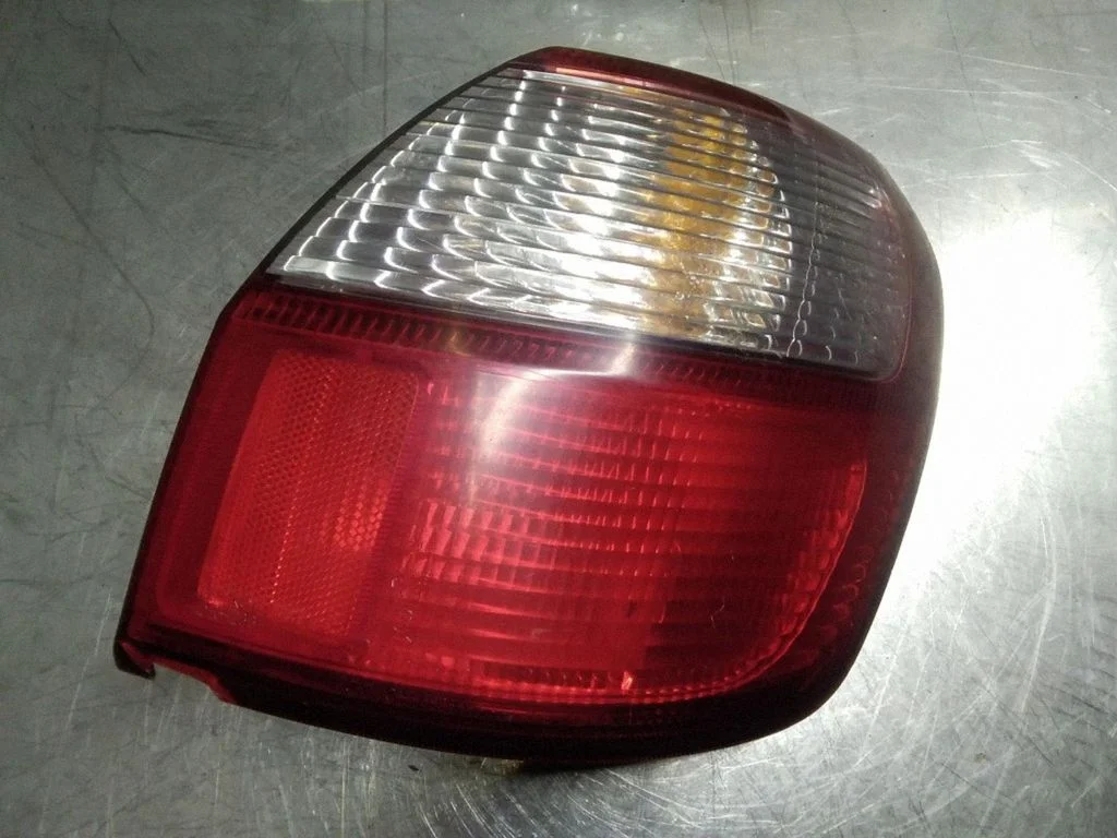 Rear/tail lights – Subaru Legacy (1999-2003)