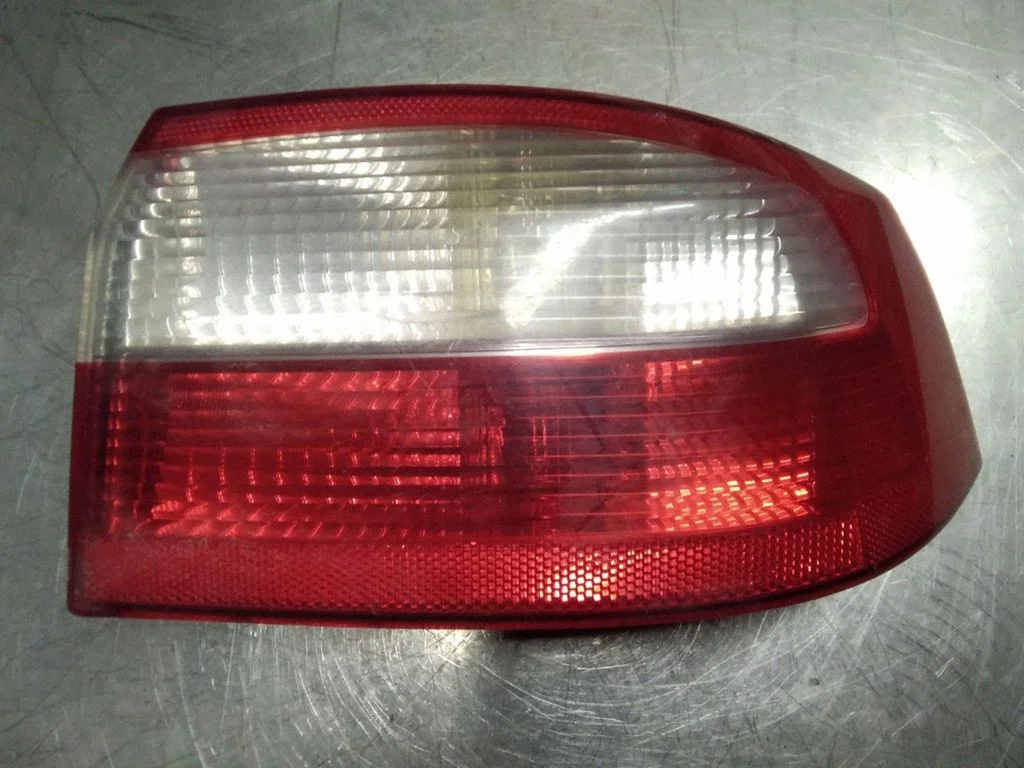 Rear/tail lights – Renault Laguna II (2001-2007)
