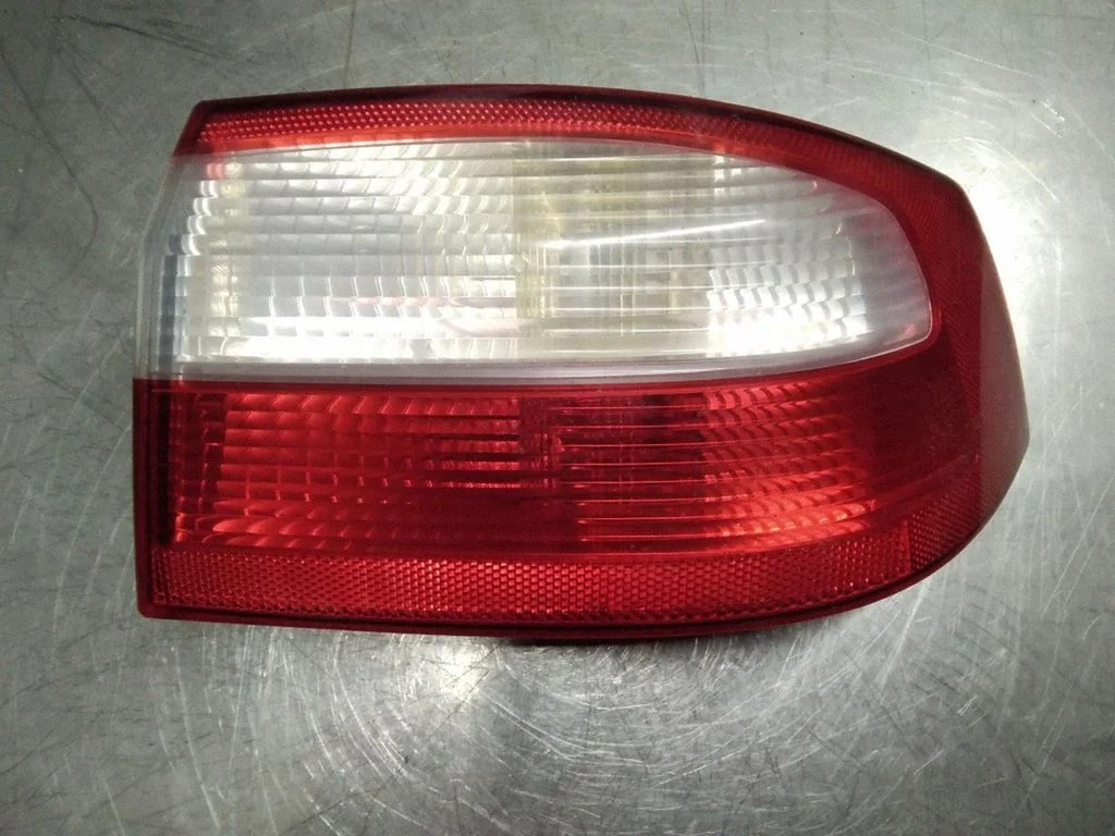 Rear/tail lights – Renault Laguna II (2001-2007)