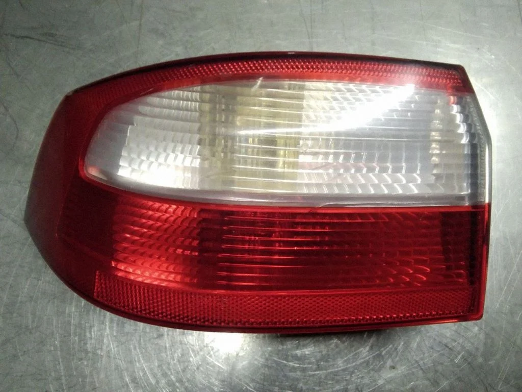 Rear/tail lights – Renault Laguna II (2001-2007)