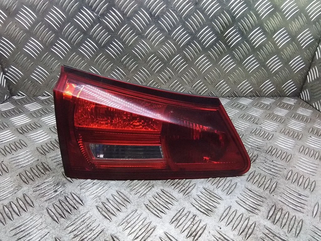 Tailgate rear/tail lights – Lexus IS 220D-250-350 (2006-2013)