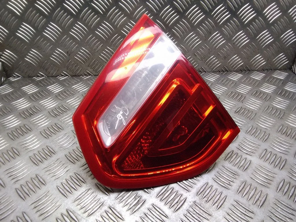 Lampa tylna w klapie – Citroen C4 I (2004-2010)