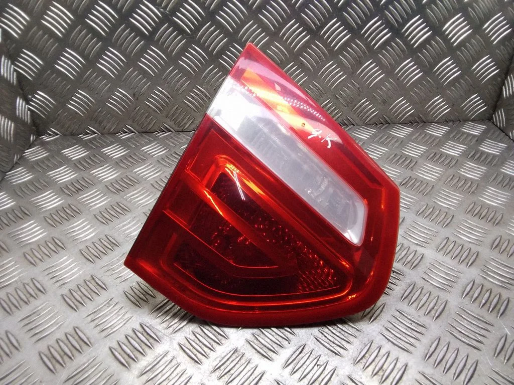 Lampa tylna w klapie – Citroen C4 I (2004-2010)