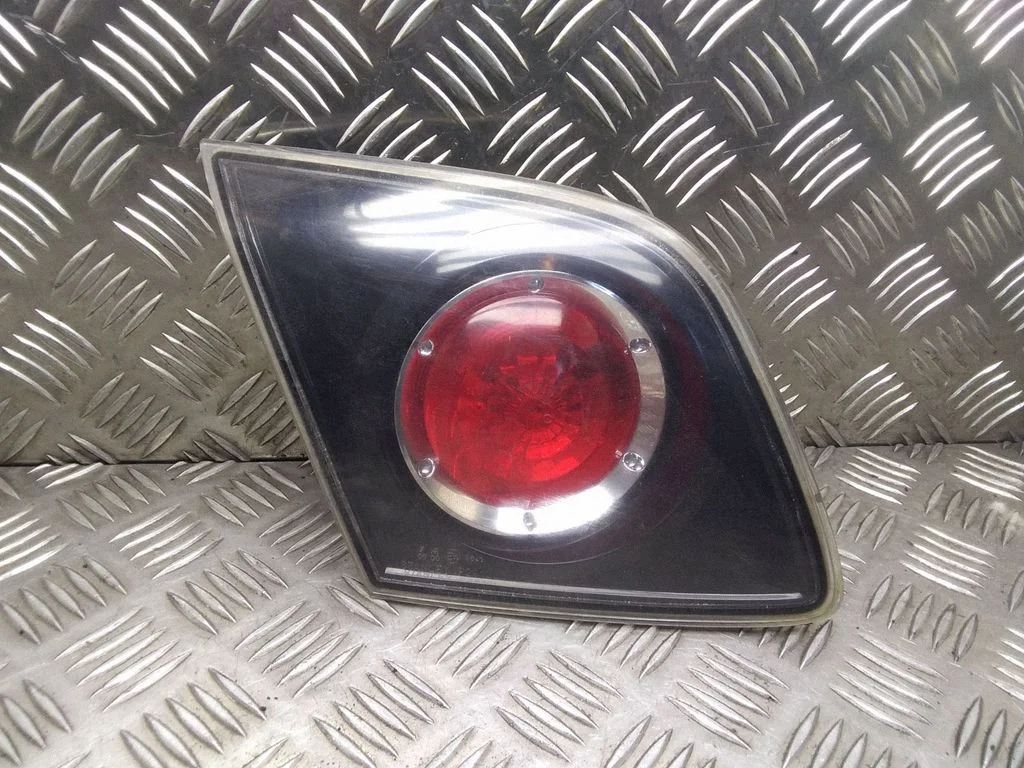 Tailgate rear/tail lights – Mazda 3 I (2003-2006)