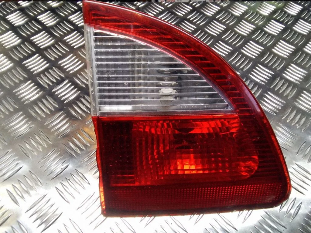 Tailgate rear/tail lights – Ford Galaxy (2000-2006)