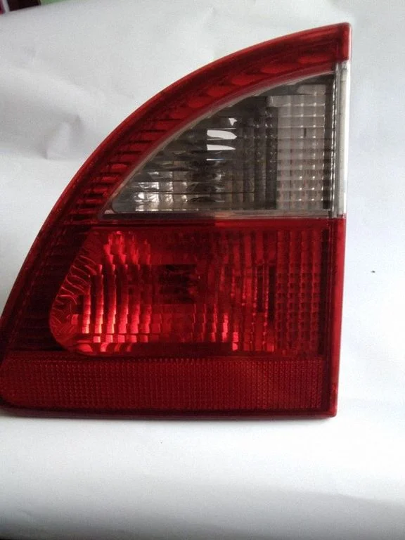 Tailgate rear/tail lights – Ford Galaxy (2000-2006)