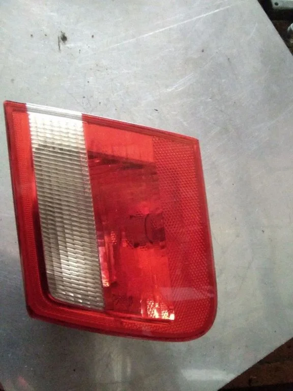 Lampa tylna w klapie – BMW Seria 3 E46 (1998-2005)