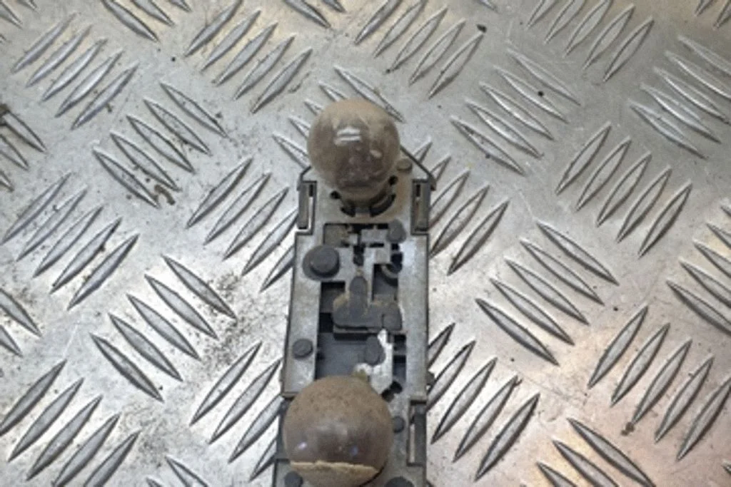 Aizmugurējā luktura detaļa – Volkswagen Sharan (2001-2010)
