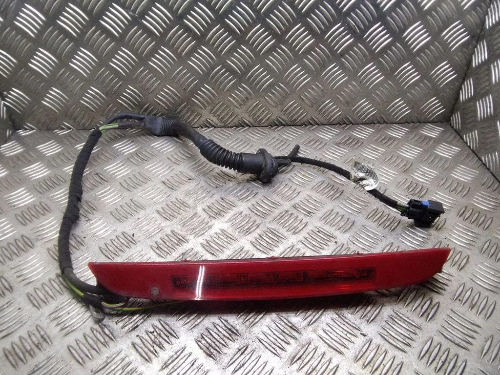 Third/center stoplight – Peugeot 308 (2007-2013)