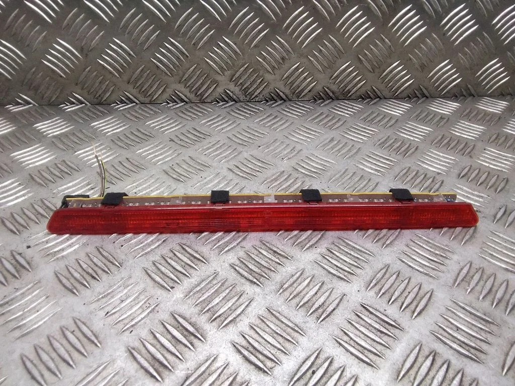 Papildu stopgaismas lukturis – BMW 7. sērija E65 E66 (2001-2008)