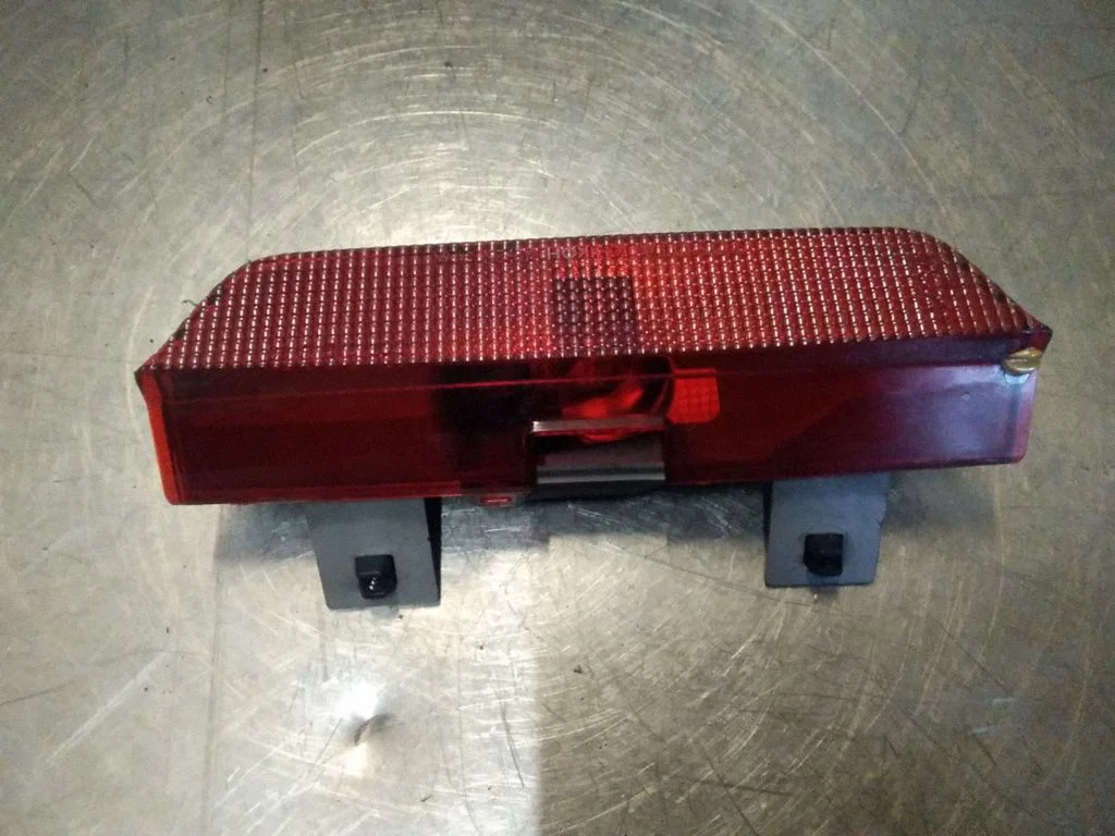 Third/center stoplight – Toyota RAV 4 (XA20) (2000-2005)