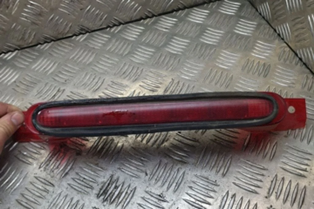 Third/center stoplight – Ford Focus C-MAX (2003-2010)
