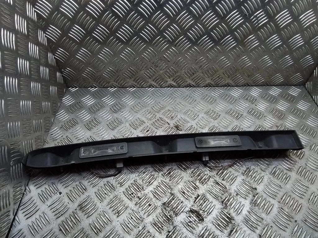 Numura zīmes apgaismojums – Opel Astra H (2004-2012)
